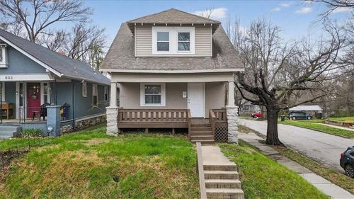 800 Bales Ct, Kansas City, MO, 64124-2623 | Card Image