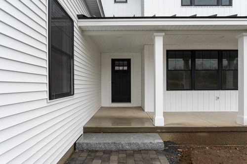 5-12 Robin Way, Chester, NH, 03036-4159 | Card Image