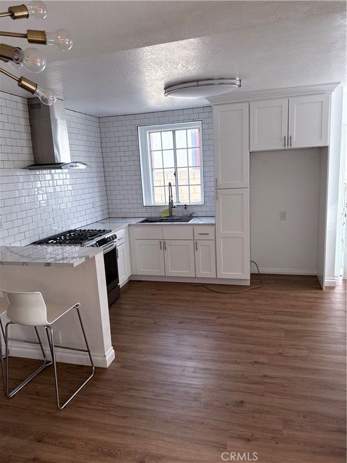 826 E Elmwood Ave, Burbank, CA, 91501-1530 | Card Image