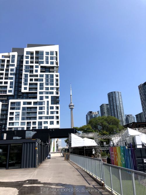 1214w-27 Bathurst St, Toronto, ON, M5V0R1 | Card Image