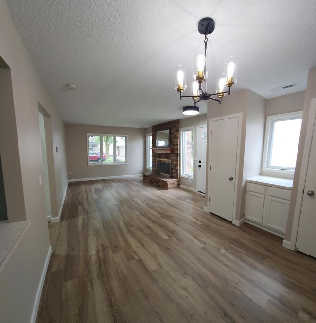 Beautiful living room/dining room. | Image 13