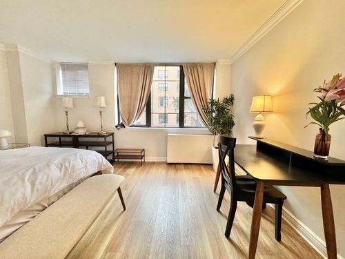 2h-222 W 14th St, New York, NY, 10011-7200 | Card Image