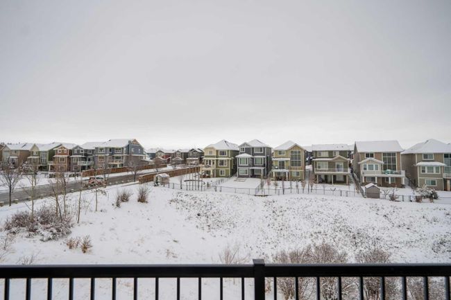 13 Sherwood Lane Nw, Home with 2 bedrooms, 2 bathrooms and 3 parking in Calgary AB | Image 7