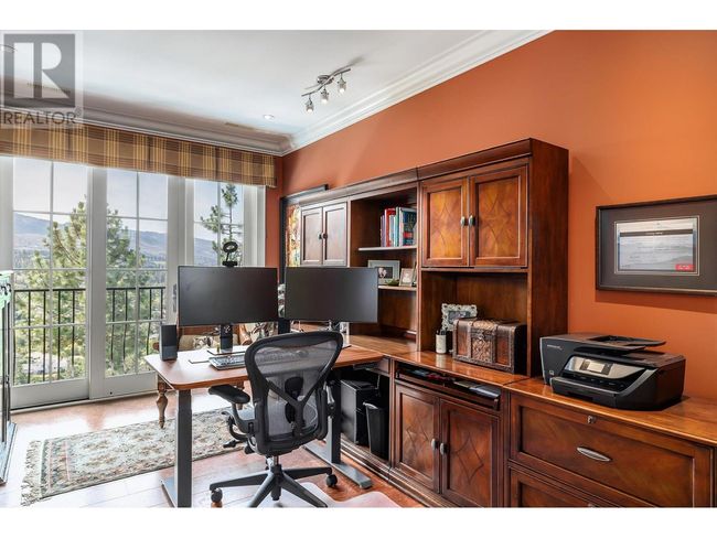 983 Westpoint Dr, House other with 4 bedrooms, 6 bathrooms and 2 parking in Kelowna BC | Image 15