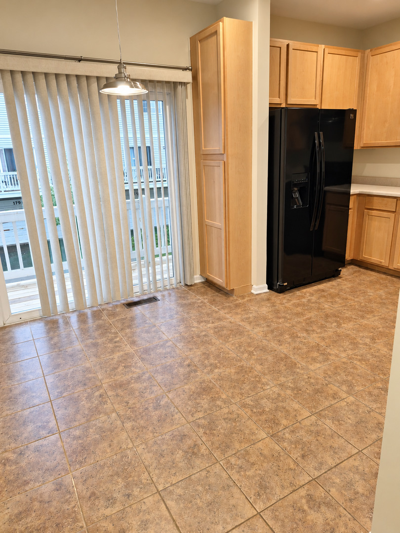Residential Lease in Glendale Heights