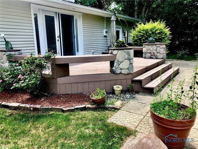 22915 W Walnut Ln, House other with 3 bedrooms, 2 bathrooms and 1 parking in Genoa OH | Image 38