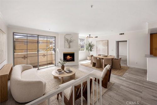 h101-7122 La Tijera Blvd, Los Angeles, CA, 90045-3900 | Card Image