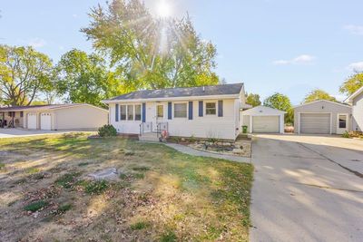 1801 Nw 5th Avenue, House other with 2 bedrooms, 1 bathrooms and null parking in Waverly IA | Image 1