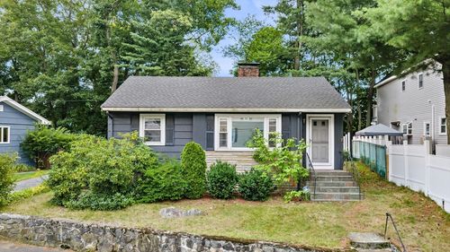 7 Edgehill Rd, Swampscott, MA, 01907-1103 | Card Image