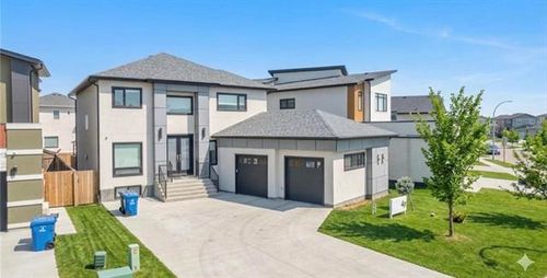 49 Prairie Spring Bay, Winnipeg, MB, R2R2Z6 | Card Image