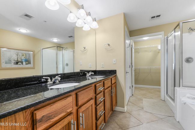 Master Bathroom | Image 14
