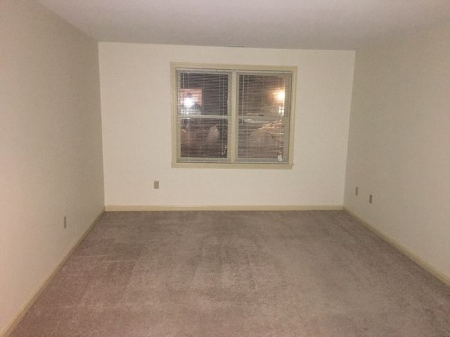 APT-302 - 7 Railroad Ave, Condo with 2 bedrooms, 1 bathrooms and null parking in Derry NH | Image 33