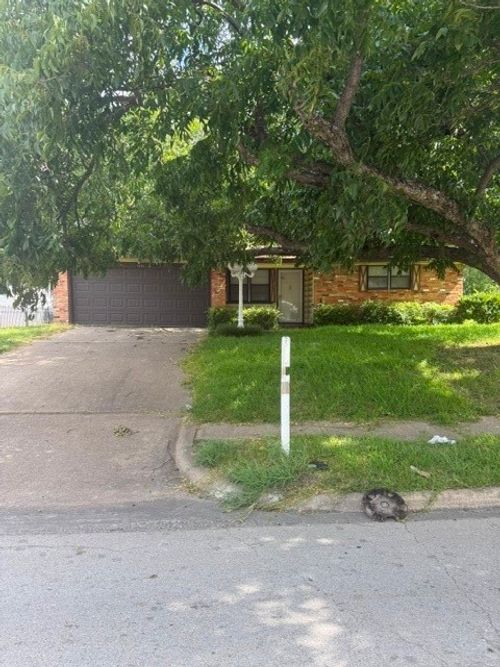 1305 W Bruton Road, Mesquite, TX, 75149 | Card Image