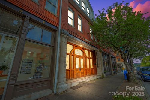 23 S Broad St, Brevard, NC, 28712-5140 | Card Image