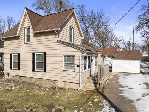 532 Fox St, Lapeer, MI, 48446-2127 | Card Image