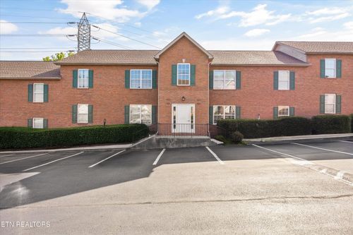 4828 Poplar Crest Way, Knoxville, TN, 37918-1699 | Card Image