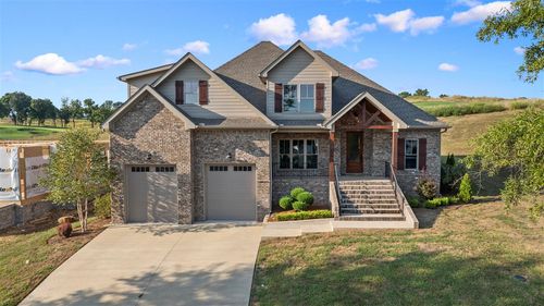 626 Village Way, Bowling Green, KY, 42103-7836 | Card Image