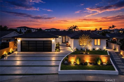 17541 Santa Cristobal St, Fountain Valley, CA, 92708-4346 | Card Image