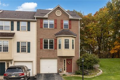 207 Hillvue Dr, Townhouse with 2 bedrooms, 2 bathrooms and 1 parking in Seven Fields Boro PA | Image 2