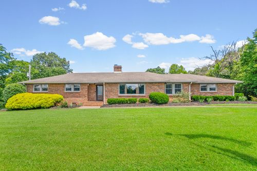 1939 Seven Mile Ferry Rd, Clarksville, TN, 37040-8035 | Card Image