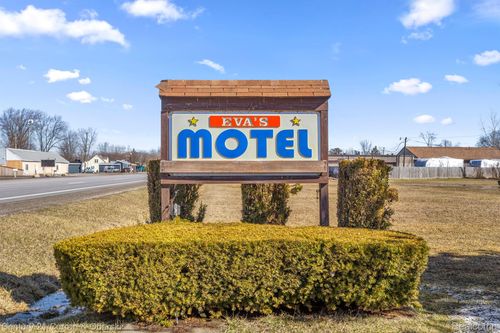 11920 Telegraph Rd, Carleton, MI, 48117-9045 | Card Image