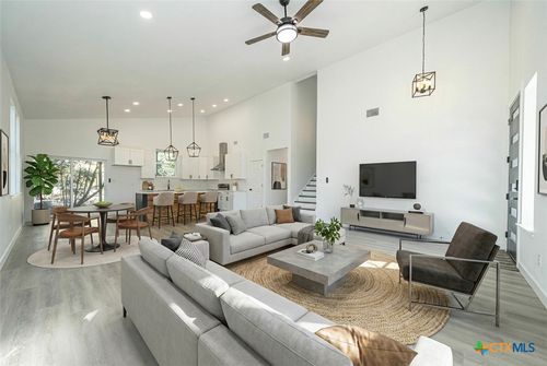 4 Huisache Ln, Wimberley, TX, 78676-1904 | Card Image