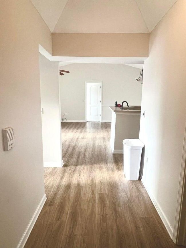 8061 Cranes Crossing Dr, Condo with 2 bedrooms, 2 bathrooms and null parking in Lewis Center OH | Image 4
