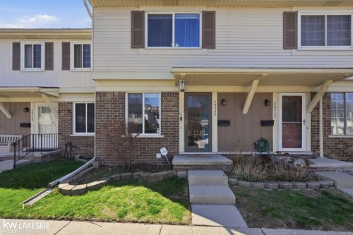 39733 Manor Dr, Harrison Twp, MI, 48045-1525 | Card Image