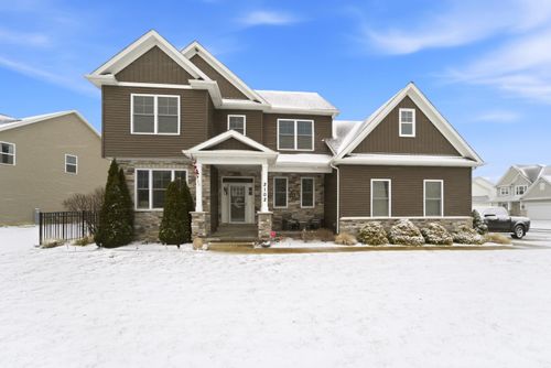 2102 Pradera Trl, Chesterton, IN, 46304 | Card Image