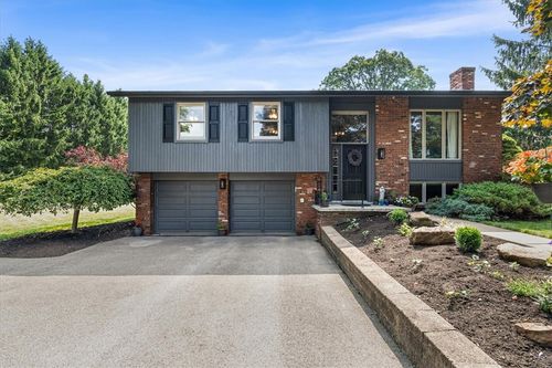 201 Pinkerton Rd, Wexford, PA, 15090-8655 | Card Image