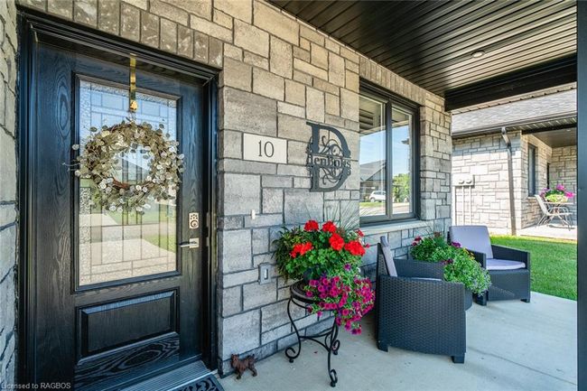10 Palmer Marie Lane, Townhouse with 2 bedrooms, 2 bathrooms and 3 parking in Chesley ON | Image 8