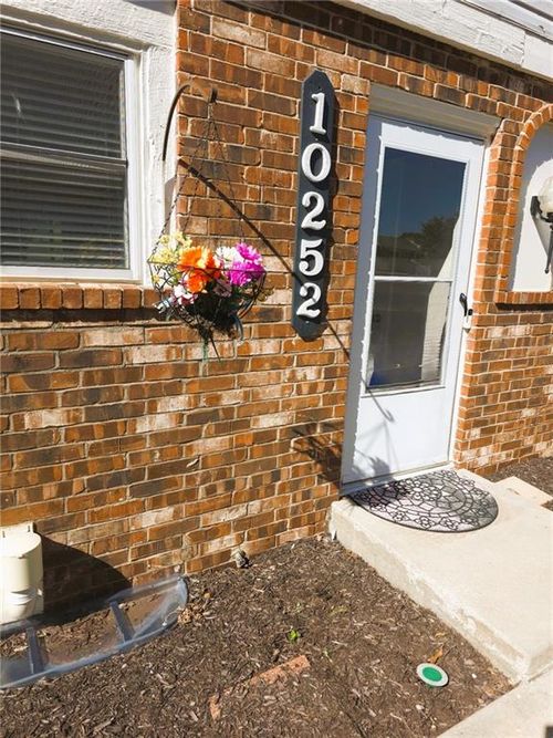 10252 W 96th Ter, Overland Park, KS, 66212-5147 | Card Image
