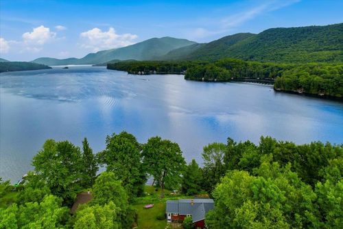 256 Mountain View Dr, Leicester, VT, 05733-9219 | Card Image