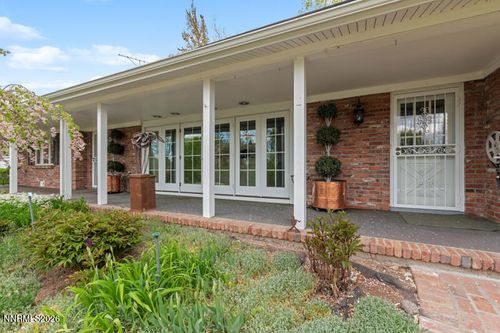 1880 Meadowview Ln, Reno, NV, 89509-5217 | Card Image