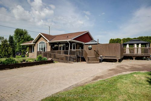 18 Jessup St, Cache Bay, ON, P0H1G0 | Card Image