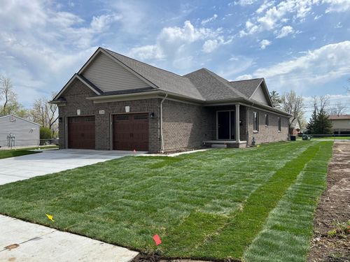 308 E Washington St, Romeo, MI, 48065-5275 | Card Image