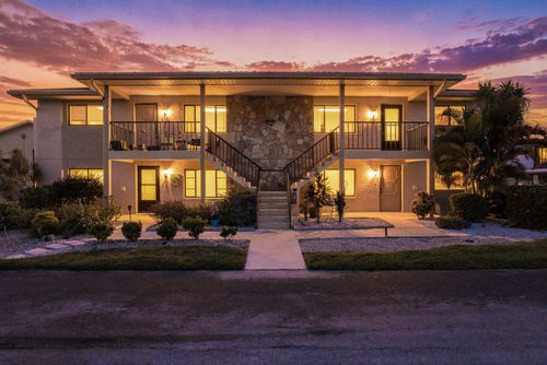 4-9960 Eagles Point Cir, PORT RICHEY, FL, 34668-3618 | Card Image
