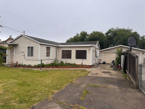 450 Shilling Ave, Lathrop, CA, 95330-8733 | Card Image