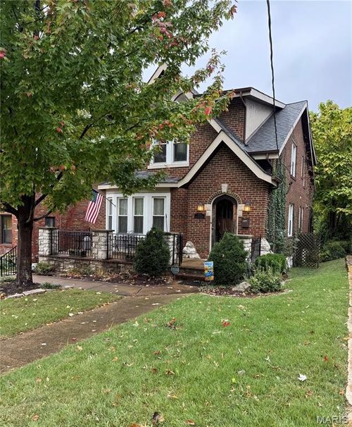 1733 Del Norte Ave, Richmond Heights, MO, 63117-2436 | Card Image