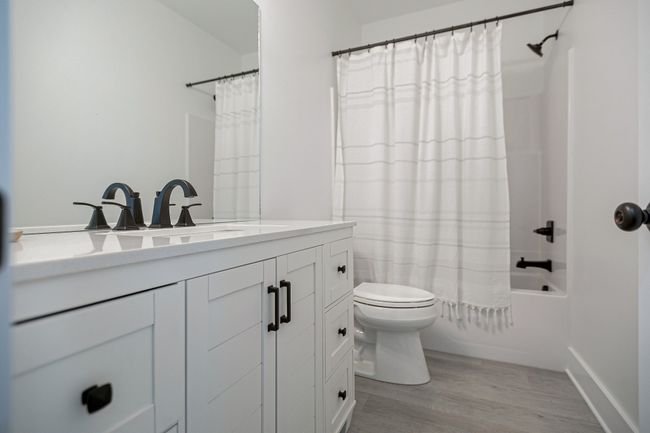 1020 Loggins Rd, House other with 4 bedrooms, 3 bathrooms and 1 parking in Charlotte TN | Image 20