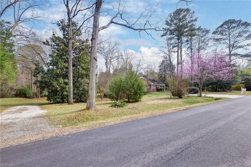 116 Holly Rd, Williamsburg, VA, 23185-3217 | Card Image