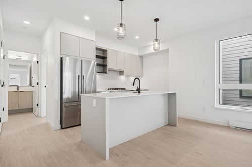 214-921 Grant St, Coquitlam, BC, V3J0S2 | Card Image