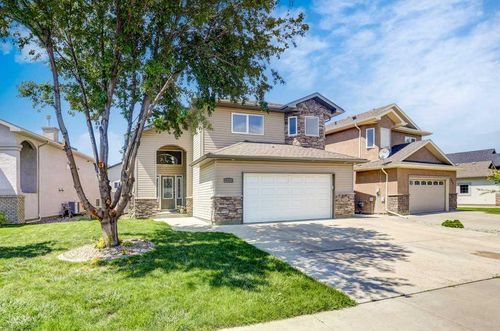 338 Kodiak Blvd N, Lethbridge, AB, T1H3P6 | Card Image