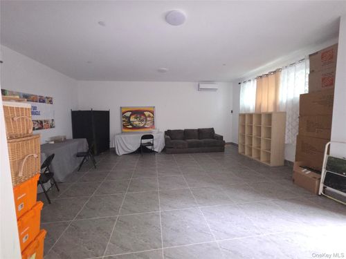 810 E 165th St, Bronx, NY, 10459-2902 | Card Image