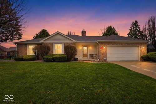 8612 Lockwood Pl, Indianapolis, IN, 46217-6015 | Card Image