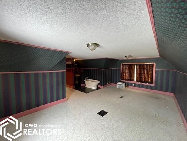 304 S Market St, House other with 3 bedrooms, 2 bathrooms and null parking in Rock port MO | Image 30