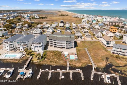 apt-3-111 Florida Ave, Carolina Beach, NC, 28428-5938 | Card Image