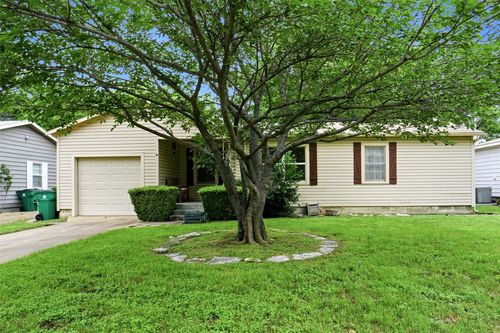3204 Edith Ln, Haltom City, TX, 76117-3813 | Card Image