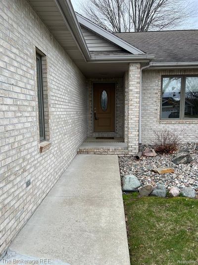 6112 Normandy Drive, Condo with 3 bedrooms, 3 bathrooms and null parking in Saginaw Twp MI | Image 2