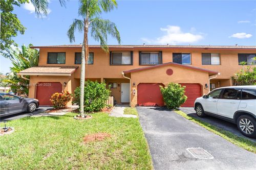 8033 Nw 29th St, Sunrise, FL, 33322-2427 | Card Image